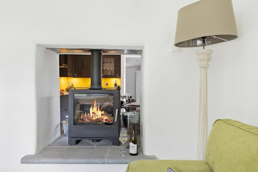 Bramblewood - Cosy Chic, Hot Tub, Close To Beach Stokeinteignhead ภายนอก รูปภาพ