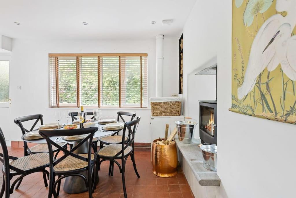 Bramblewood - Cosy Chic, Hot Tub, Close To Beach Stokeinteignhead ภายนอก รูปภาพ