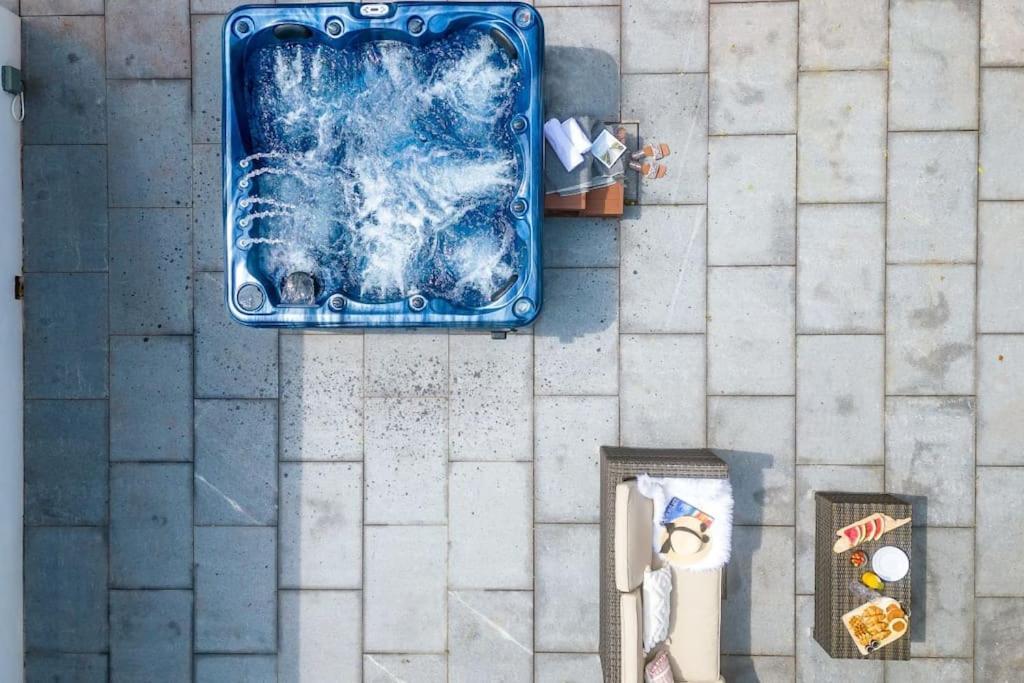 Bramblewood - Cosy Chic, Hot Tub, Close To Beach Stokeinteignhead ภายนอก รูปภาพ